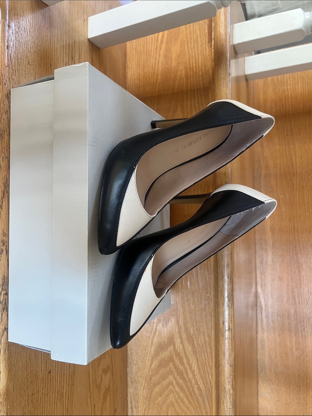 Banana Republic Two-Tone Black and Cream Pointed Stiletto Pumps